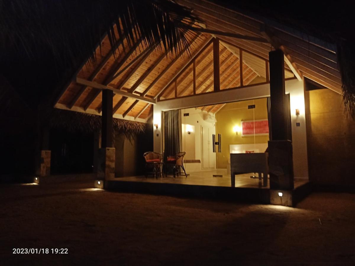 Blue Waves Kite Surfing Beach Resort Kalpitiya Exterior photo