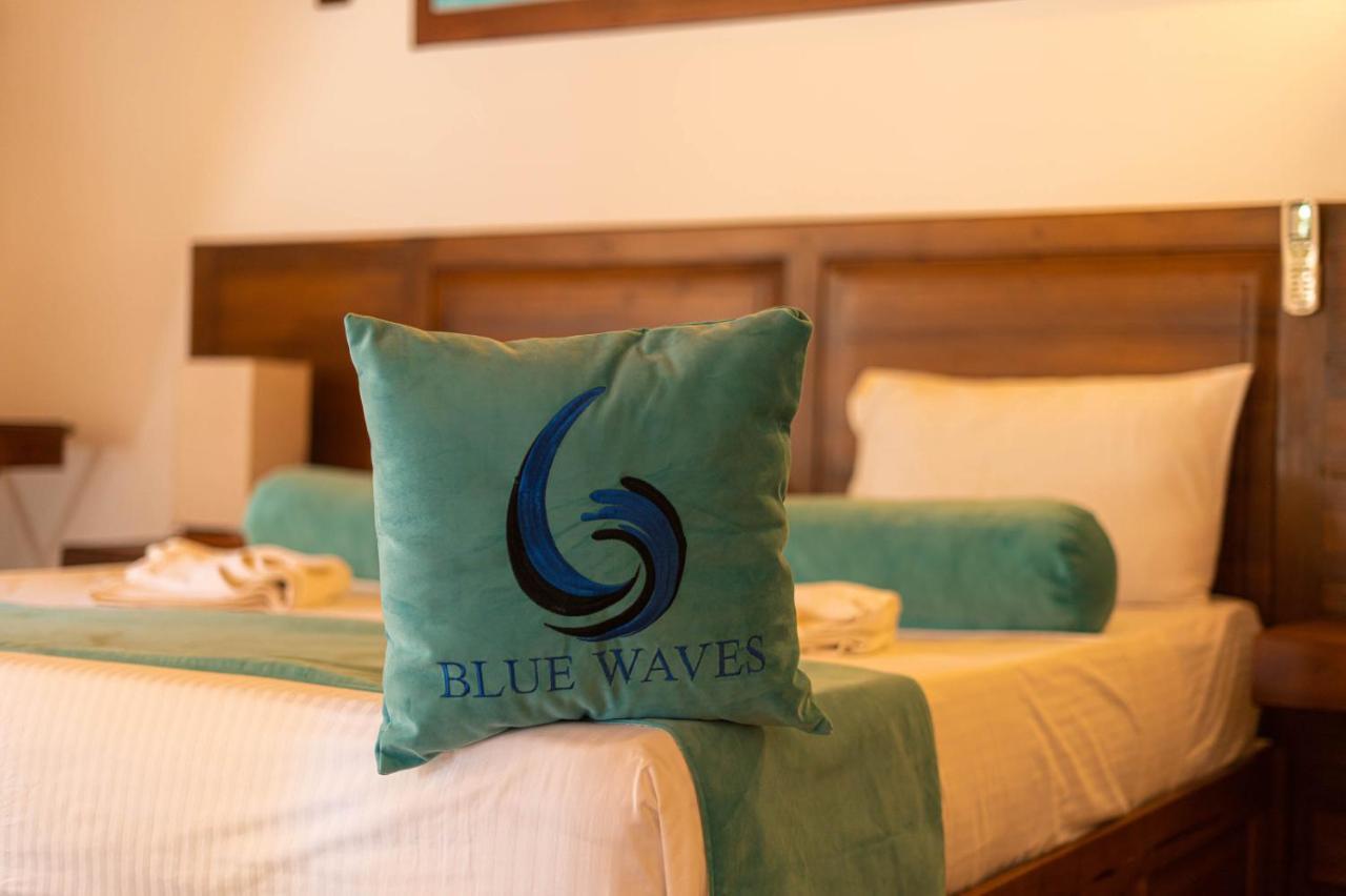 Blue Waves Kite Surfing Beach Resort Kalpitiya Exterior photo