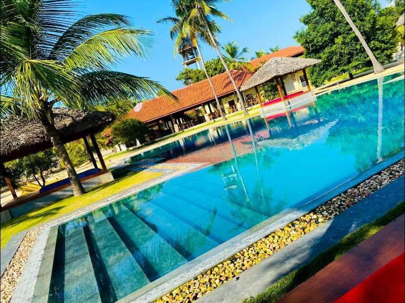 Blue Waves Kite Surfing Beach Resort Kalpitiya Exterior photo